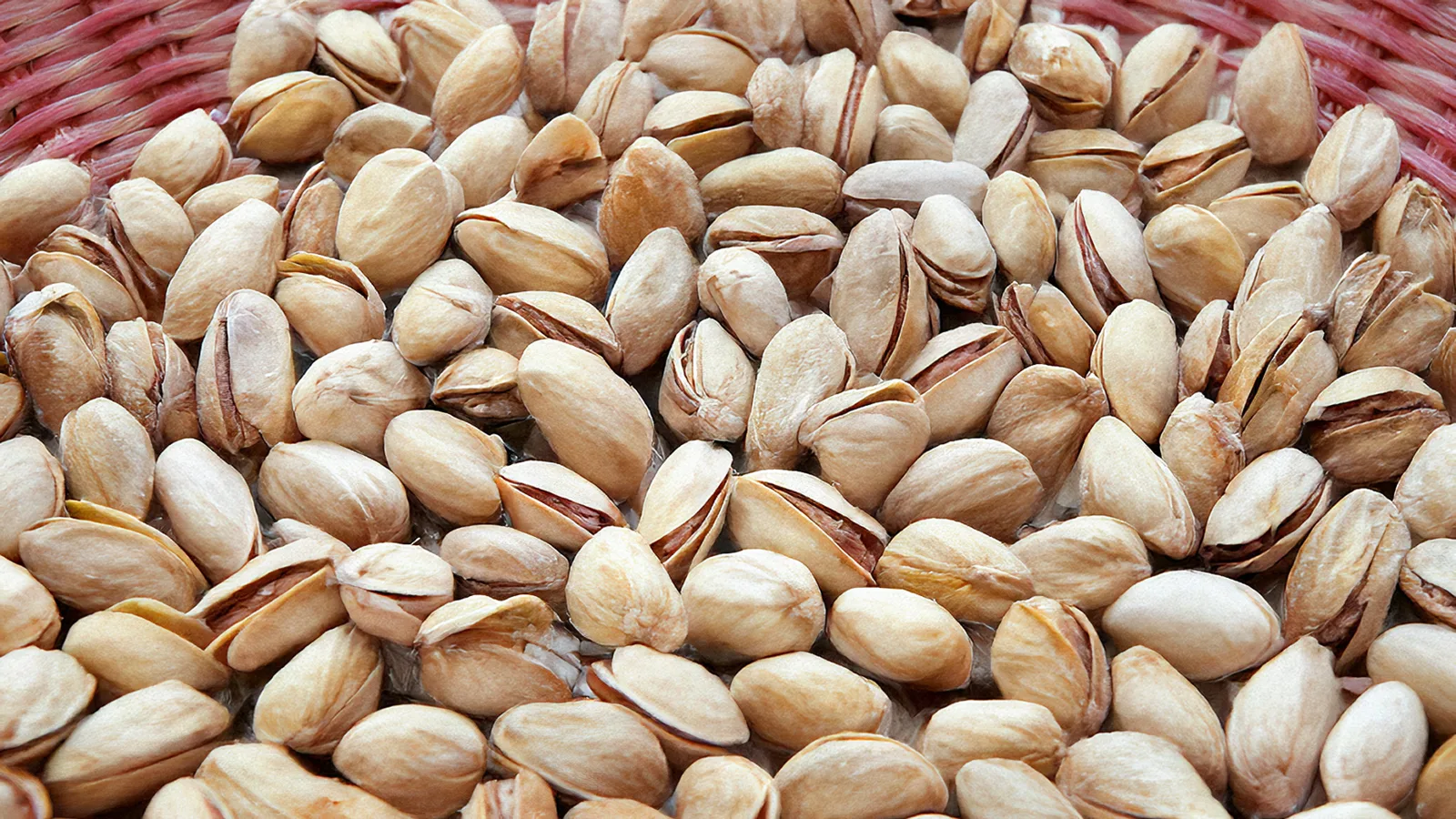 Pistachos con la cáscara entreabierta